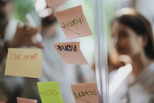 Samenwerkend Business Team Brainstorming Planning Glaswand — Stockfoto