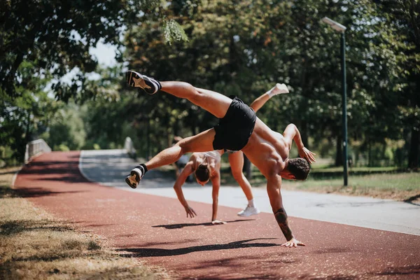 Aktives Sport Duo Junge Sportler Turnen Freien Für Bessere Körperform — Stockfoto