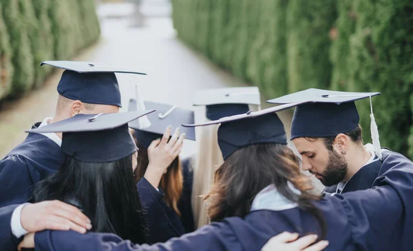 Group University Students Celebrating Graduation Achievement Park — Stock Photo, Image