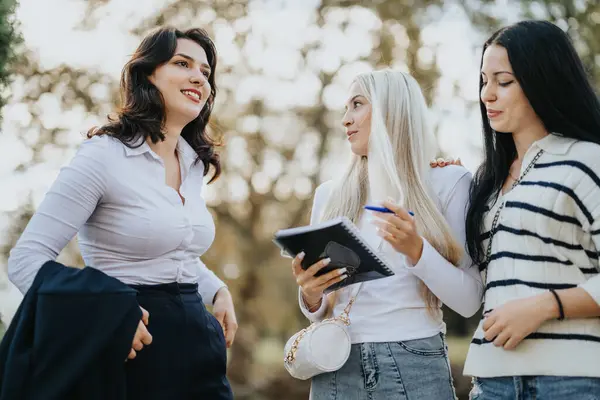 Female Students Preparing Exam Collaborating Exchanging Knowledge Outdoors Achieving Goals — Stock Photo, Image