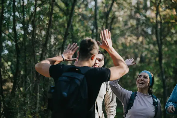 Athletic Group Hikes Scenic Mountains Enjoying Nature Fresh Air Conversations — Stock Photo, Image