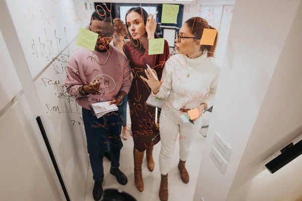 Diverse Team Collaborating Brainstorming Problem Solving Modern Office — Stock Photo, Image