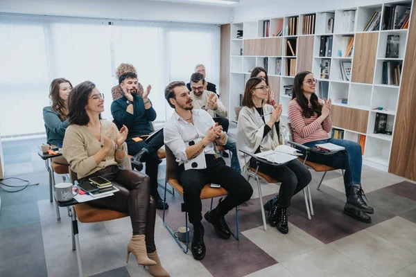 Group Attentive Colleagues Clapping Presentation Corporate Training Session Seated Stylish — Stock Photo, Image