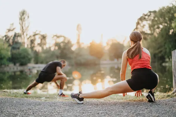 Active Couple Exercising Outdoors Motivation Natural Park — Stock Photo, Image