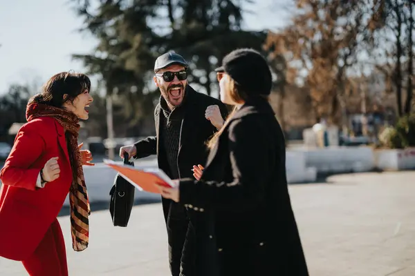 Joyful Multicultural Entrepreneurs Discussing Projects Outdoors Winter Sun — Stock Photo, Image