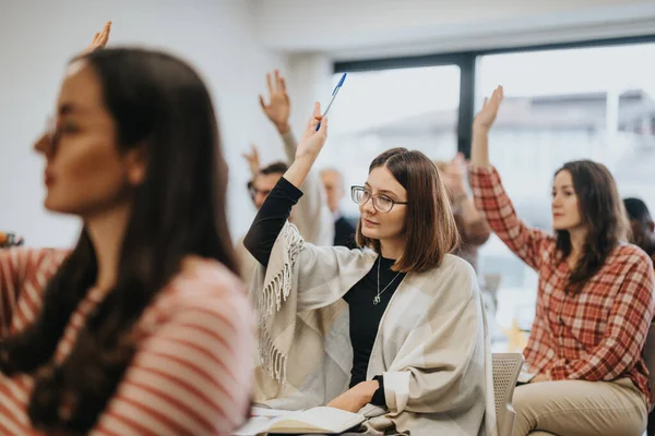 Active Participation Education Young Women Bright Classroom Raise Hands Ask — Stock Photo, Image