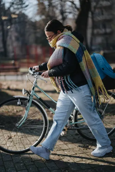 Young Woman Casual Wear Walking Bicycle Urban Park — Stock Photo, Image