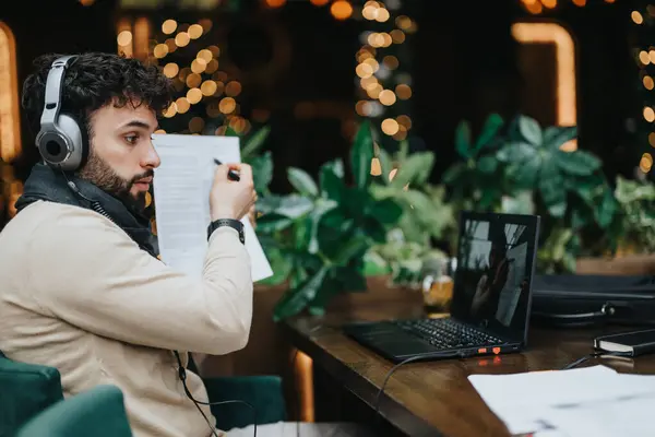 Bearded Young Adult Absorbed His Work Reviewing Documents Using Laptop — Stock Photo, Image