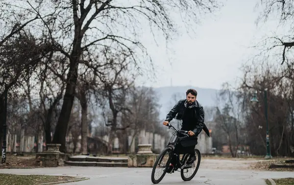 Handsome Businessman Bike Handles Work Tasks Remotely City Park Surrounded — Stock Photo, Image