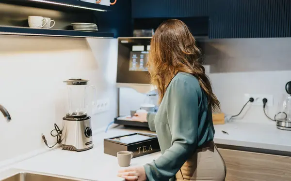 Modern Kitchen She Prepares Her Favorite Morning Coffee — Stock Photo, Image