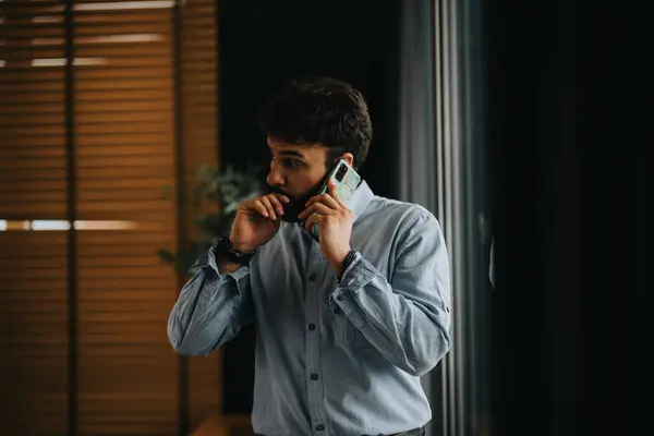 Focused Business Entrepreneur Casual Shirt Engaged Serious Phone Conversation — Stock Photo, Image