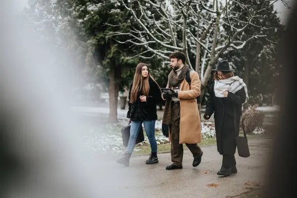 Fashionable Friends Walking Winter Park Casual Conversation Outdoors — Stock Photo, Image