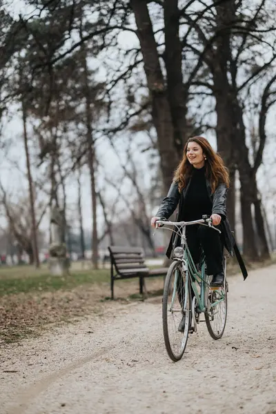 Attractive Young Businesswoman Enjoys Bike Ride Park Exuding Style Elegance — стоковое фото