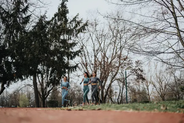 Trois Femmes Vêtements Sport Faisant Jogging Dans Parc Avec Des — Photo