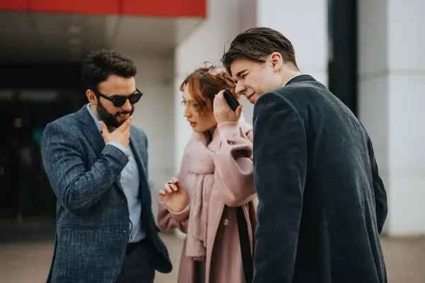 Group Young Entrepreneurs Engaged Serious Business Discussion Urban Setting Planning — Stock Photo, Image