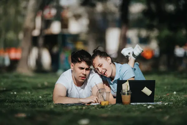 Romantic School Couple Laying Grass Focused Studies Shade Park — Stock Photo, Image