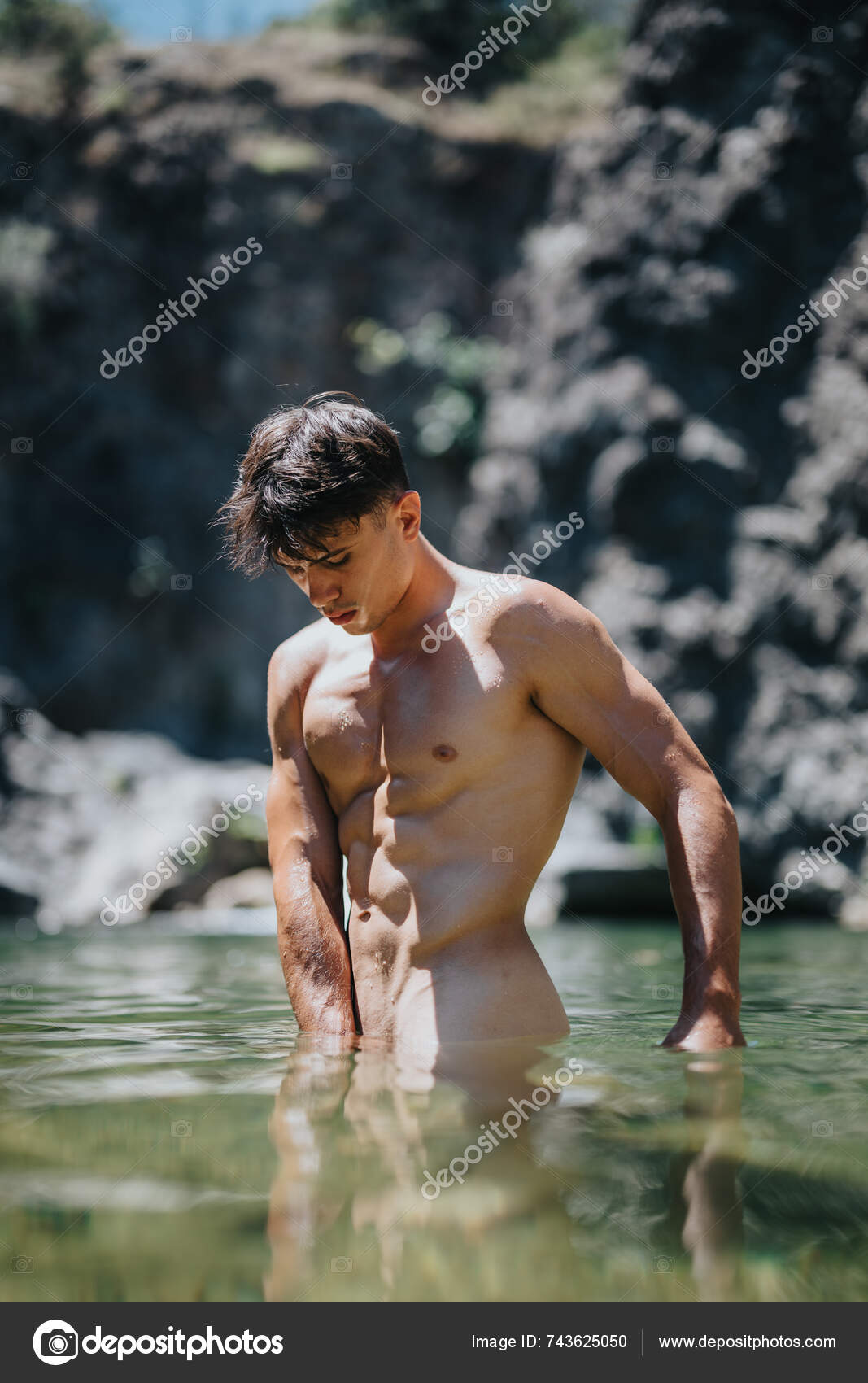 Stockfoto for Adventurer hot guy, image size:1067x1700