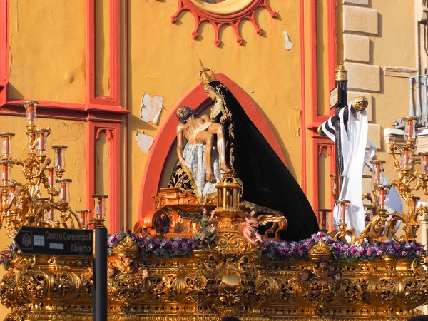 Nagy Hét Spanyolországban Boldogságos Szűz Mária Felvonulása Jézus Krisztust Karjaiban — Stock Fotó