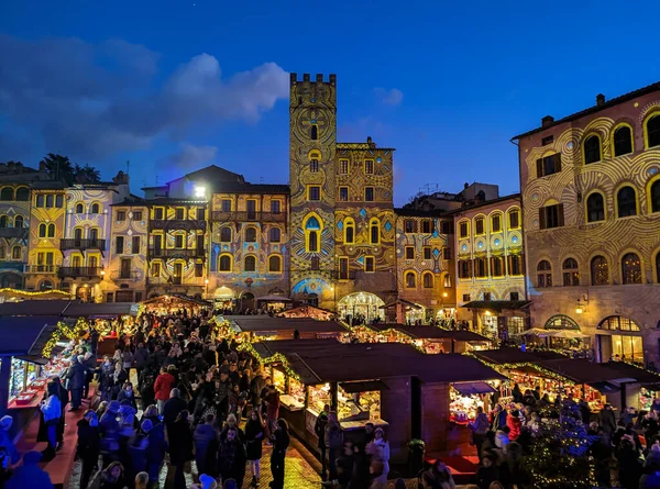 Arezzo Itália Novembro 2022 Vista Noturna Maior Mercado Tirolês Itália — Fotografia de Stock