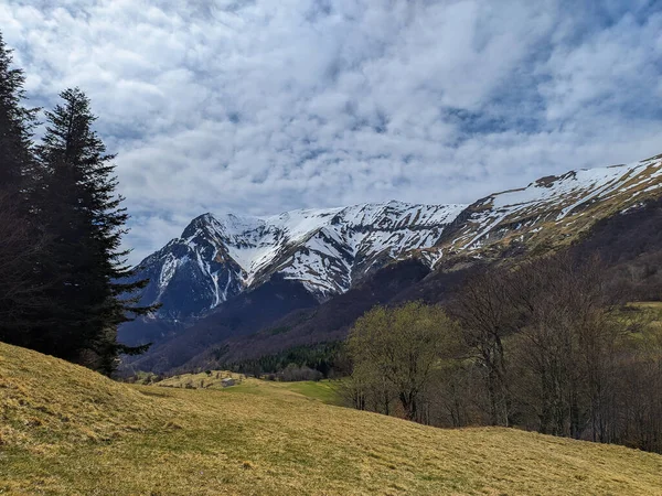 意大利Marche地区Monti Sibillini国家公园的Idyllic景观 — 图库照片