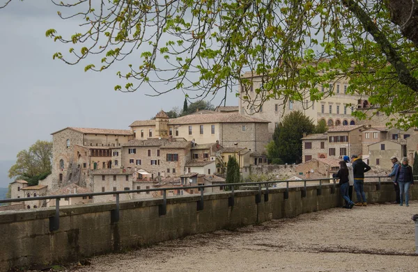 Todi Italy April 2023 이탈리아 움브리아 테라스 출신의 도시의 전경을 — 스톡 사진