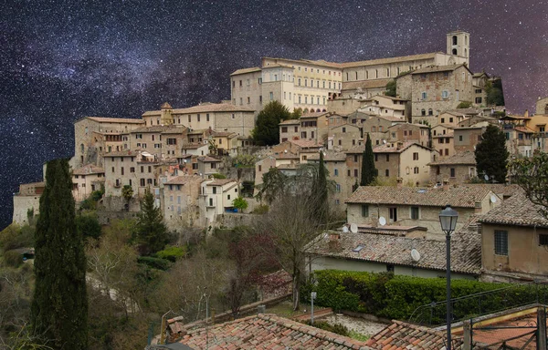 Noche Estrellada Sobre Ciudad Medieval Todi Umbría Italia — Foto de Stock