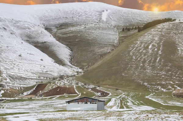 Blick Auf Bergbauernhof Pian Grande Mit Schnee — Stockfoto