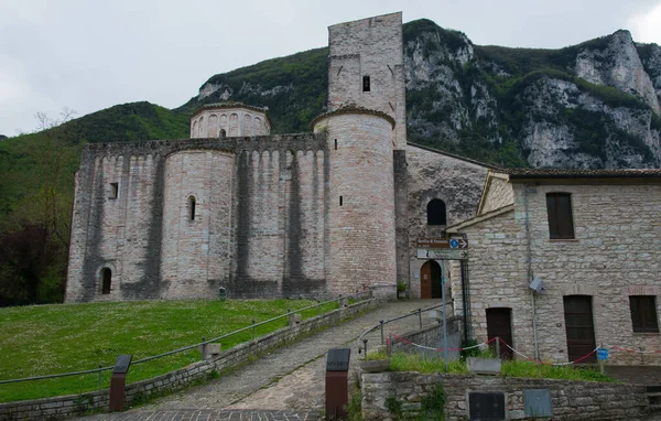 Genga Itália Abril 2023 Vista Abadia Católica Romana San Vittore — Fotografia de Stock
