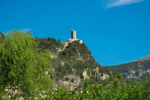 意大利翁布里亚Ferentillo市中心一座中世纪城堡的废墟 — 图库照片