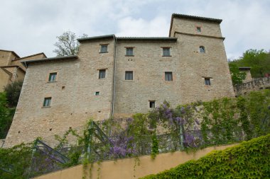 İtalya 'nın Umbria kentindeki Postignano' nun eski merkezinin manzarası