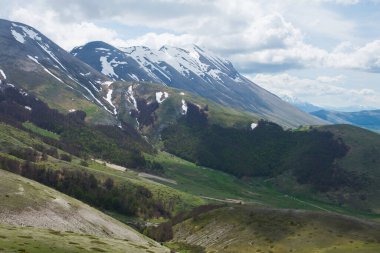 İtalya 'da Vettore dağının panoramik manzarası