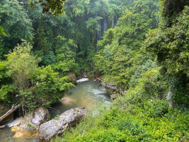 Cascata delle Marmore (Marmore Falls) İtalya 'nın Umbria bölgesinde Terni yakınlarında bulunan antik Romalılar tarafından yaratılan şelaledir. Sular bir hidroelektrik santralinin yakıtı olarak kullanılıyor.
