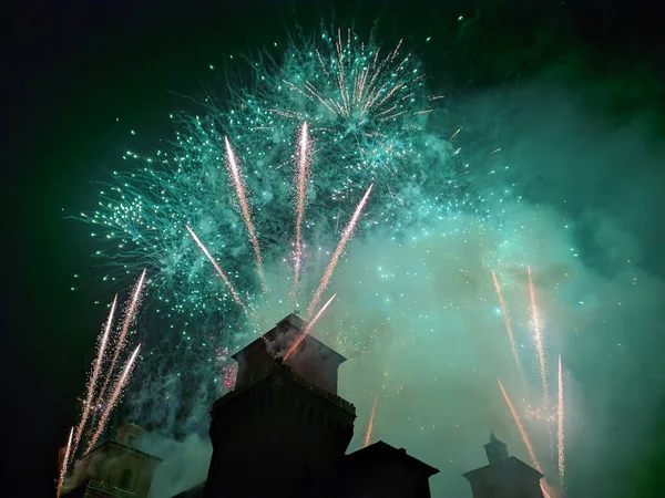 Wunderschönes Silvesterfeuerwerk Ferrara Emilia Romagna Italien — Stockfoto