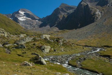Valle Aurina, Alto Adige, İtalya 'daki Zillertal Alplerin panoramik görüntüsü