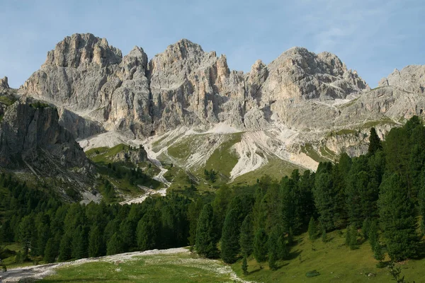 Rosengarten Grubu 'nun (Catinaccio) Kuzey İtalya' daki Dolomitler 'in bir kitlesi