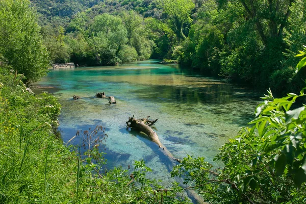 Panoramiczny Widok Naturalny Basen Zielonym Lesie Region Umbrii Włochy — Zdjęcie stockowe