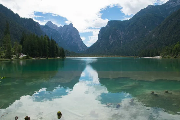 Toblacher 'ın İtalya' daki Trentino Alto-Adige 'deki Idyllic görüşü