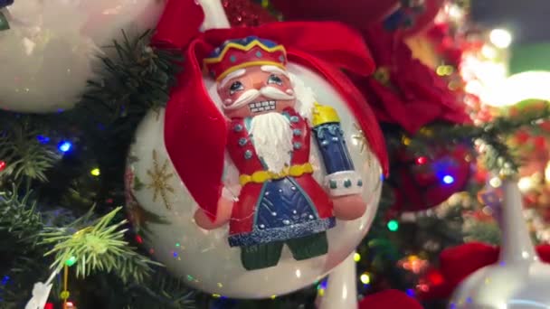 Hermosa Bola Navidad Esfera Con Diseño Soldado Juguete Árbol Navidad — Vídeos de Stock