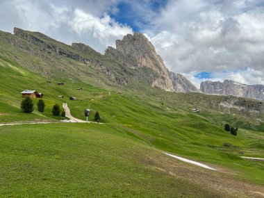 Val Gardena Dolomites İtalya 'daki Odle grubunun Seceda Tepeleri manzarası