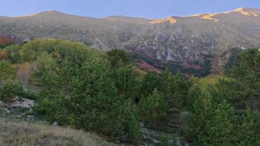 İtalya 'nın Marche bölgesindeki Vettore dağının panoramik manzarası