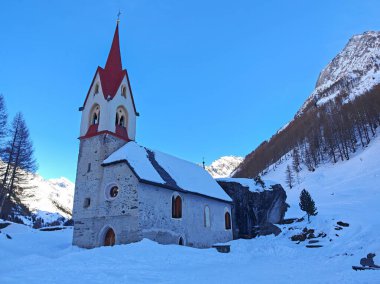 Küçük Santo Spirito kilisesi, Aurina Vadisi 'ndeki en eski kiliselerden biri ve tüm Tyrol