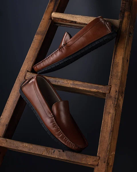 Cómodos Zapatos Cuero Marrón Confiables Estilo Retro Casual —  Fotos de Stock