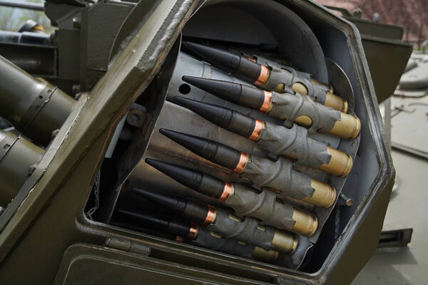 Алматы, Казахстан - 04.14.2022: Боеприпасы к орудию, установленному на бронетранспортере.