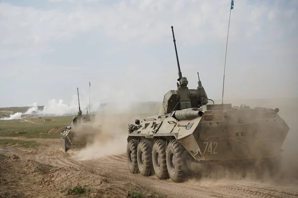 Almaty Kazachstan 2022 Żołnierze Sprzęcie Wojskowym Udadzą Się Miejsce Rozmieszczenia — Zdjęcie stockowe