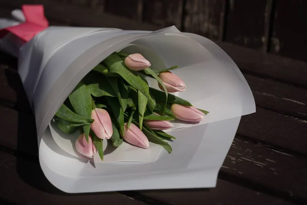 Bouquet Fresh Pink Tulips Gift Box — Stock Photo, Image