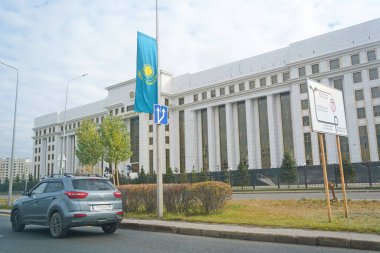 Astana, Kazakistan - 10.17.2022: Başkentteki Kazakistan Cumhuriyet Başsavcılığının ana binası.