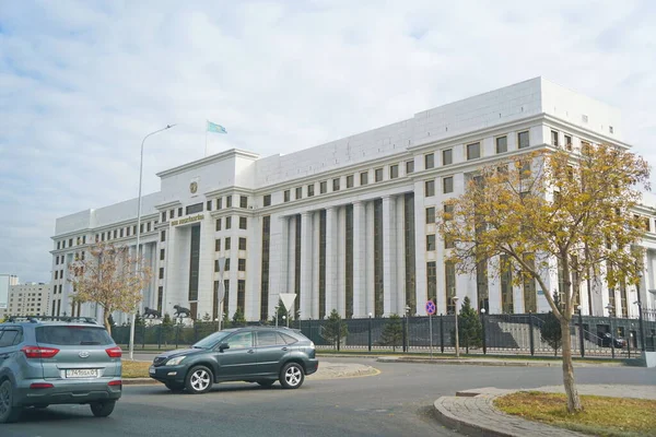 哈萨克斯坦阿斯塔纳 2022年10月17日 哈萨克斯坦共和国总检察长办公室在首都的主要建筑 — 图库照片