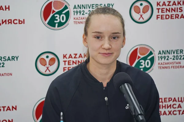 Almaty Cazaquistão 2022 Conferência Imprensa Atleta Cazaque Elena Rybakina Vencedor — Fotografia de Stock