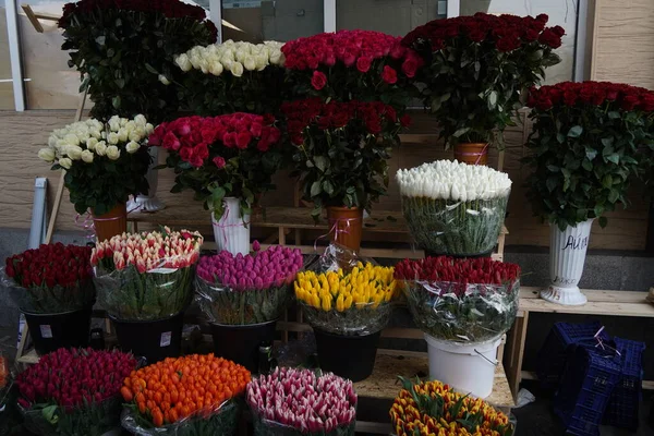 Almaty Kasachstan 2023 Verschiedene Blumensträuße Vor Den Feiertagen — Stockfoto