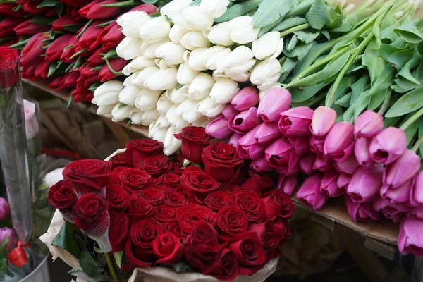 Almaty Kazakhstan 2023 Différents Bouquets Fleurs Vente Avant Les Vacances — Photo